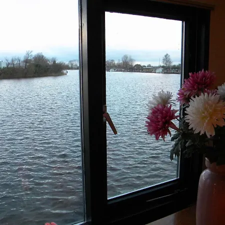 Vakantiehuis Houseboat At Greater Amsterdam *