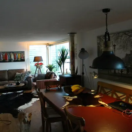 Houseboat At Greater Amsterdam Vakantiehuis